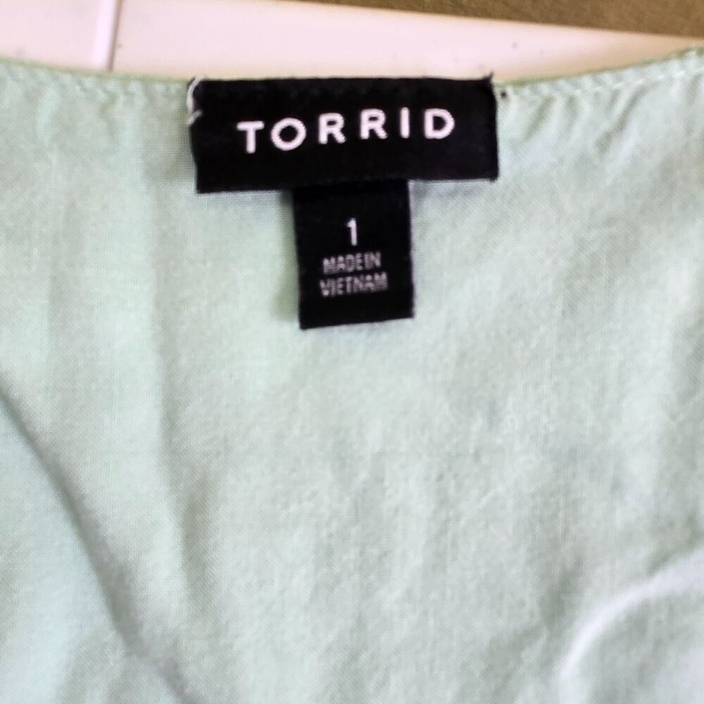 630-18 Torrid Mint Green Eyelet Ruffle Sleeve Babydoll Top Size 1 (16/18) - Picture 8 of 12
